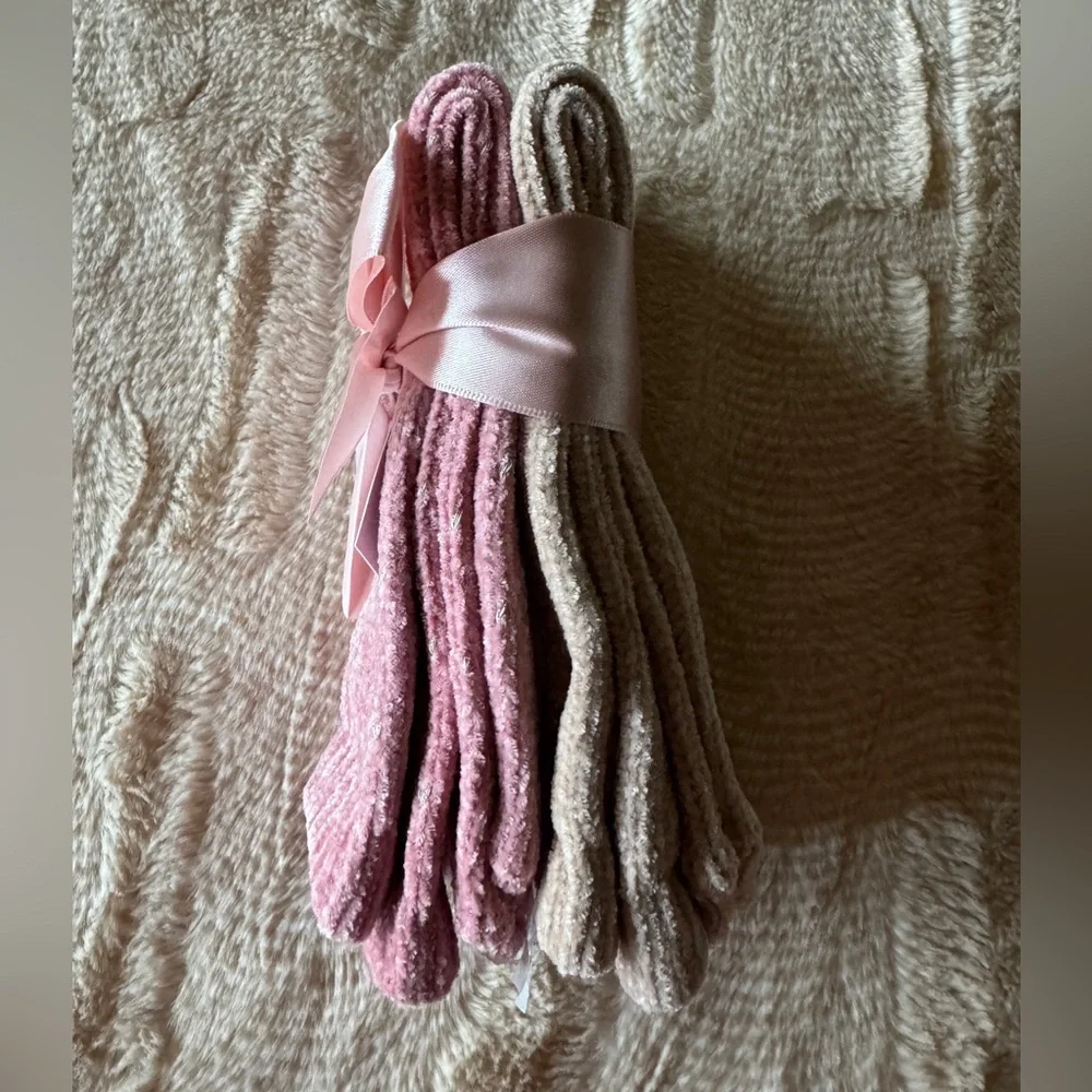 VENUS Two Pair Soft Velour Sock Set